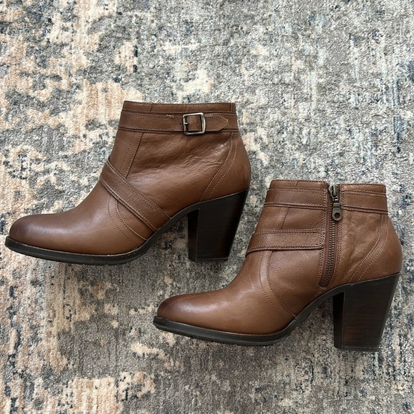 Ariat booties - Picture 3 of 10